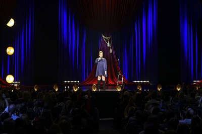 艾米·舒默：长大当妈剧照的剧照