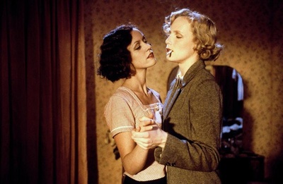 战火中的伊甸园剧照的剧照