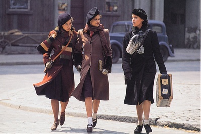 战火中的伊甸园剧照的剧照