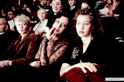 战火中的伊甸园剧照的剧照