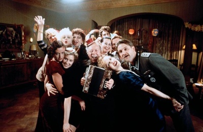 战火中的伊甸园剧照的剧照