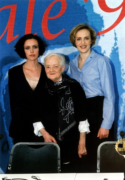 战火中的伊甸园剧照的剧照