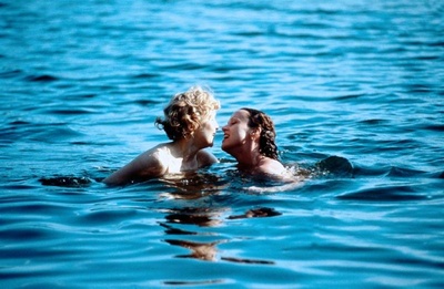 战火中的伊甸园剧照的剧照