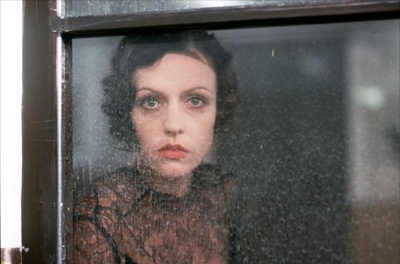 战火中的伊甸园剧照的剧照