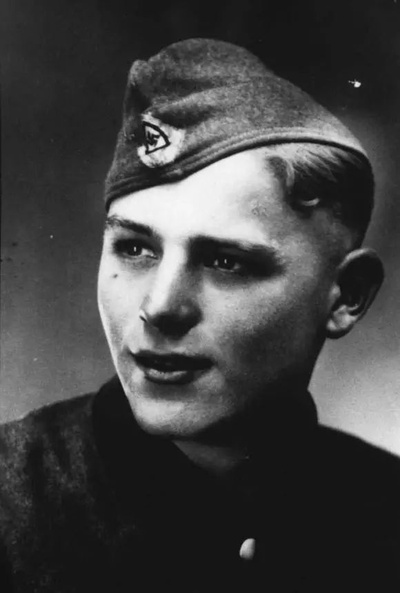 冒牌上尉剧照的剧照