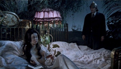 砂制时镜下的疗养院剧照的剧照