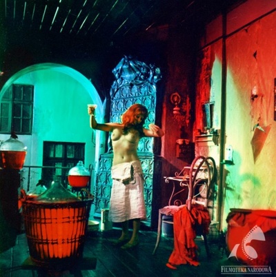 砂制时镜下的疗养院剧照的剧照