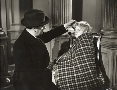 堕落的偶像剧照的剧照