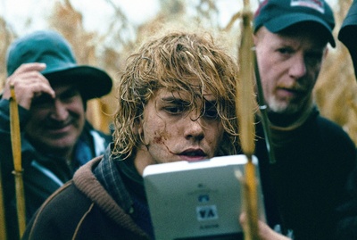 汤姆的农场旅行剧照的剧照