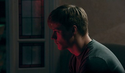 等待指示剧照的剧照