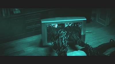 等待指示剧照的剧照