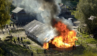 烈日灼人2(上)：逃难剧照的剧照