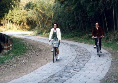 情牵一线剧照的剧照