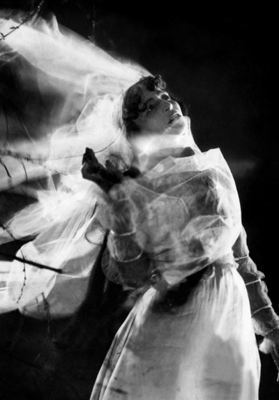 厄舍古厦的倒塌剧照的剧照