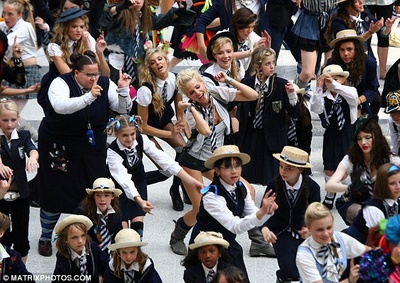 新乌龙女校2：弗里顿的黄金的传奇剧照的剧照