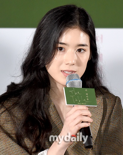 桌子剧照的剧照