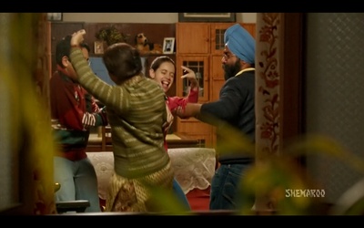 带吸管的玛格丽塔剧照的剧照