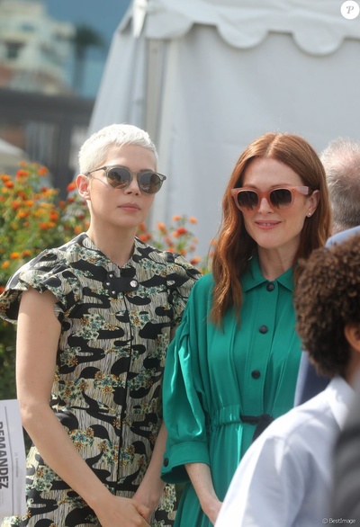 寂静中的惊奇剧照的剧照