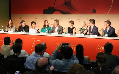 寂静中的惊奇剧照的剧照