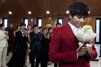 两个婚礼一个葬礼剧照的剧照