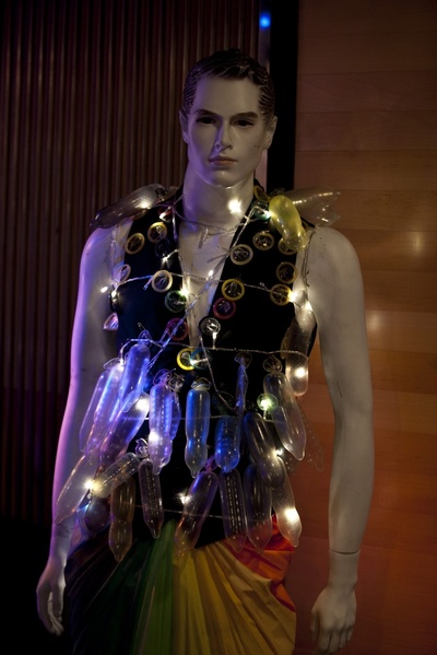 两个婚礼一个葬礼剧照的剧照