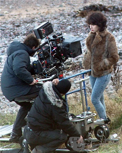 皮囊之下剧照的剧照