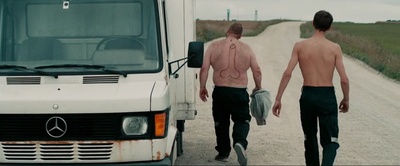 杀回归家路剧照的剧照