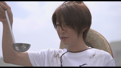 生活艰难也许快乐剧照的剧照