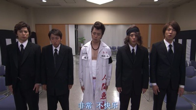 生活艰难也许快乐剧照的剧照