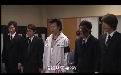 生活艰难也许快乐剧照的剧照