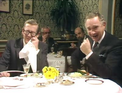 是，大臣 1984圣诞特辑剧照的剧照