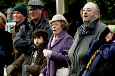 保持缄默剧照的剧照