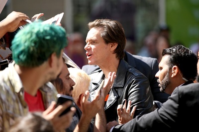 金·凯瑞和安迪·考夫曼：超越伟大剧照的剧照