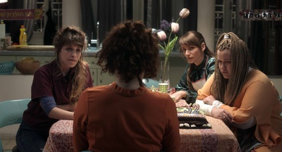 穿墙行剧照的剧照