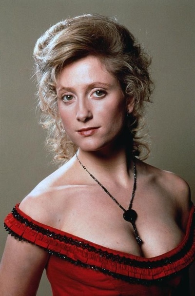 血色十字花剧照的剧照