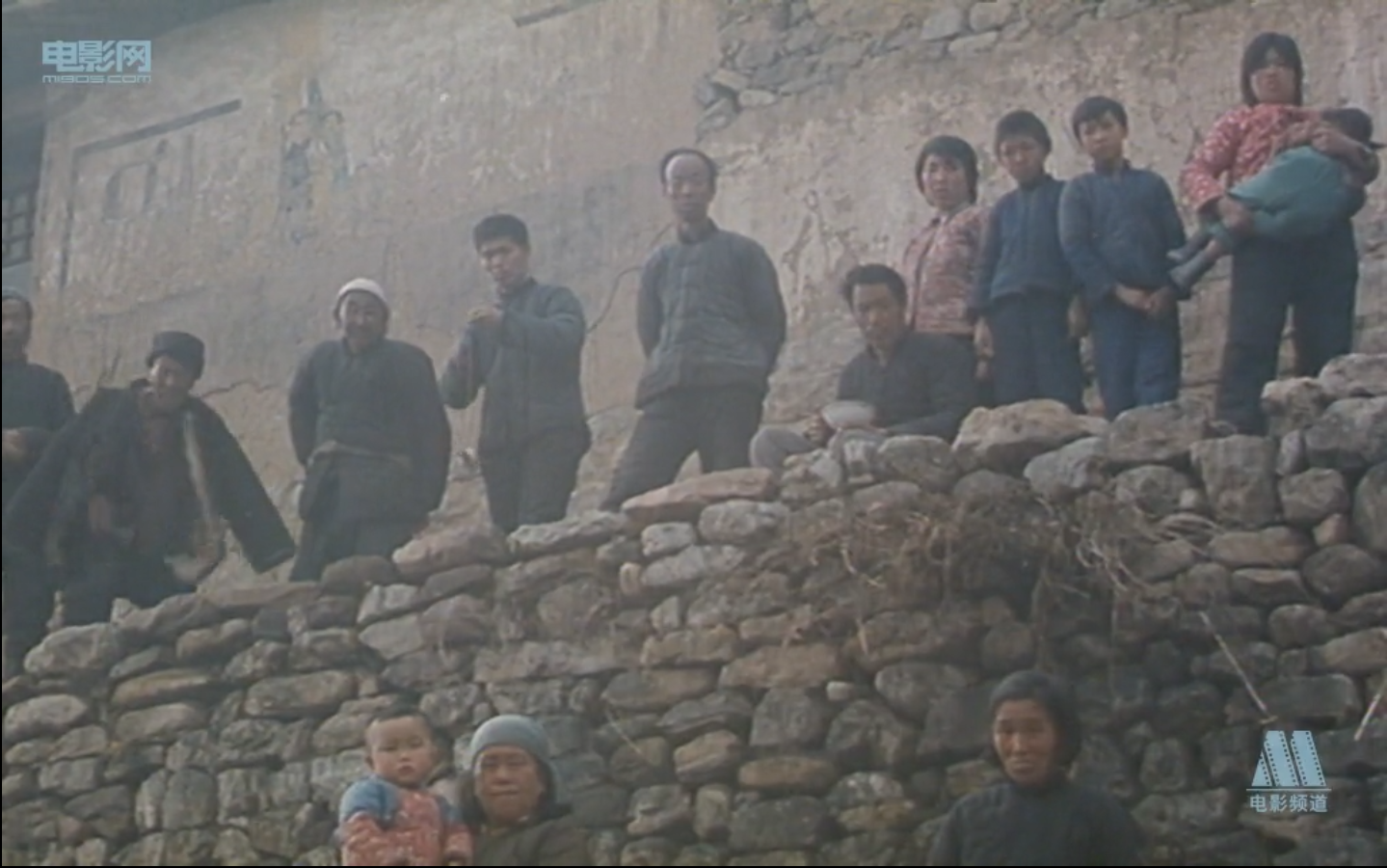 血色清晨剧照的剧照