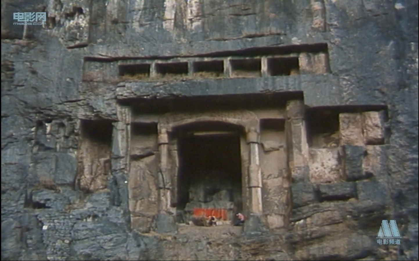 血色清晨剧照的剧照