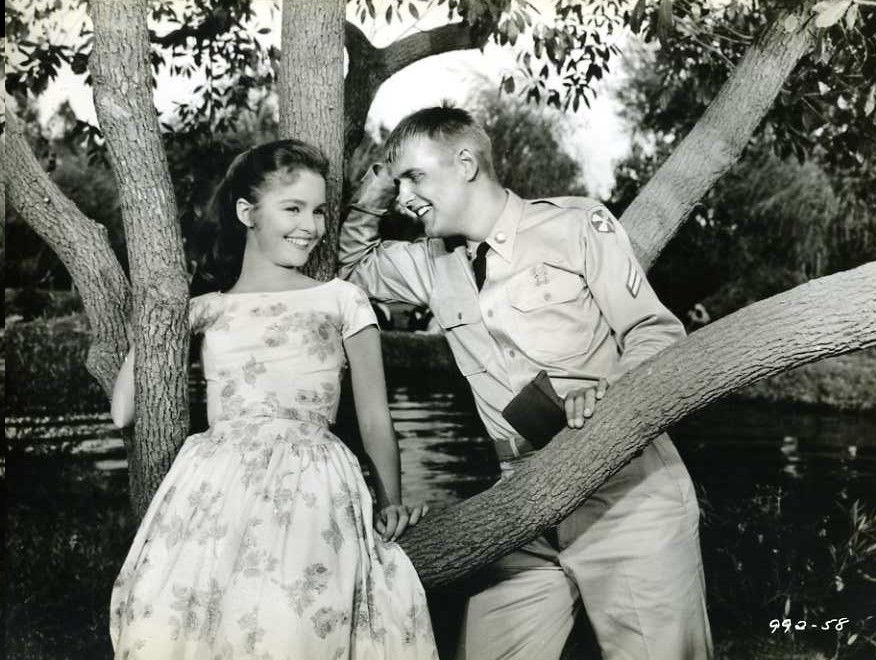 集合到国旗下的男儿们剧照的剧照