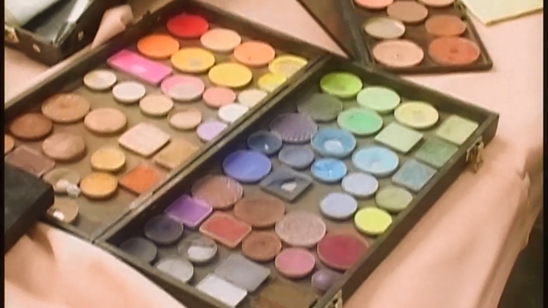 亚洲之爱剧照的剧照