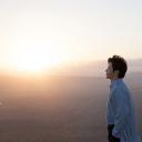 迎风而立的狮子剧照