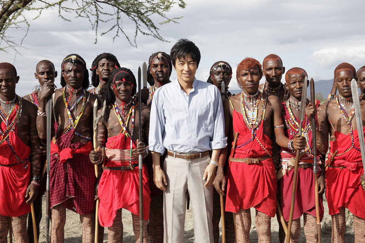 迎风而立的狮子剧照的剧照