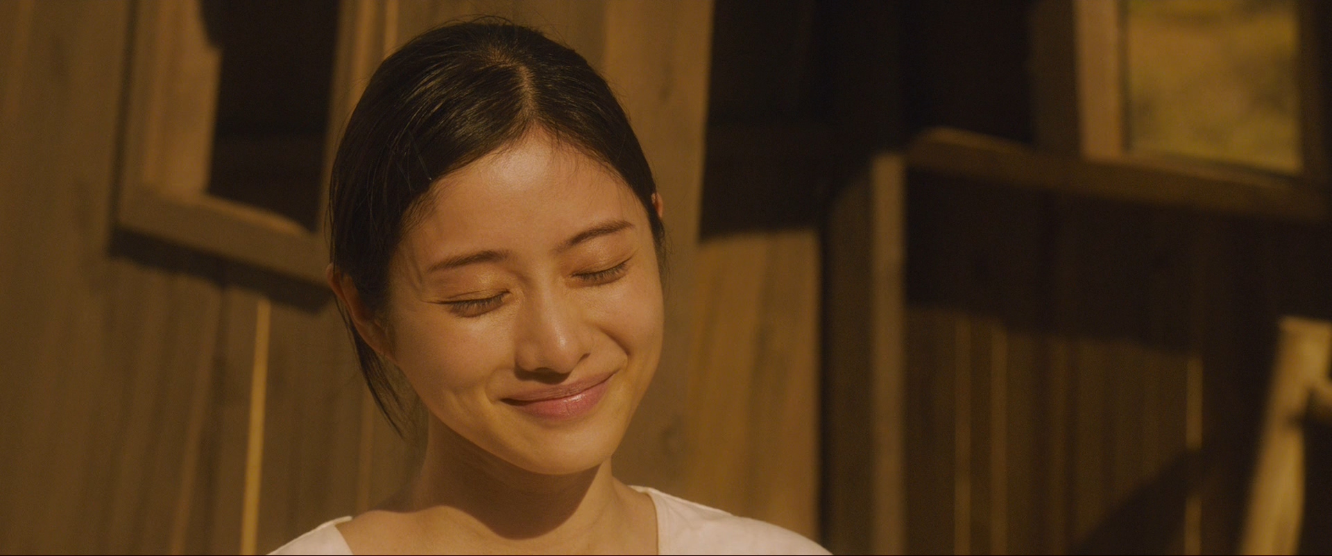 迎风而立的狮子剧照的剧照