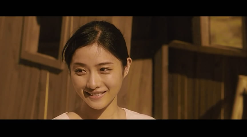 迎风而立的狮子剧照的剧照