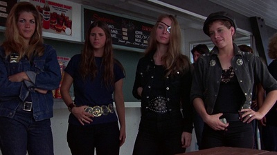 弹簧刀姐妹剧照的剧照