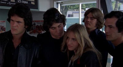 弹簧刀姐妹剧照的剧照