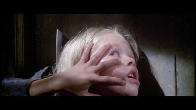 守墓屋剧照的剧照