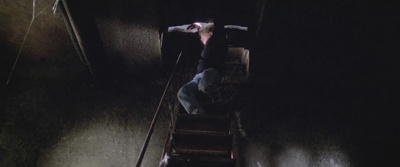 守墓屋剧照的剧照