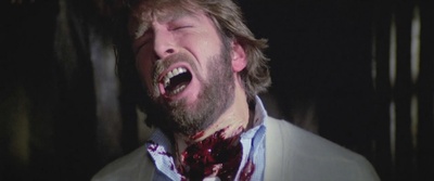 守墓屋剧照的剧照