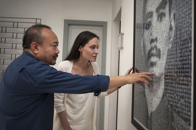 他们先杀了我父亲：一个柬埔寨女儿的回忆录剧照的剧照