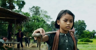 他们先杀了我父亲：一个柬埔寨女儿的回忆录剧照的剧照